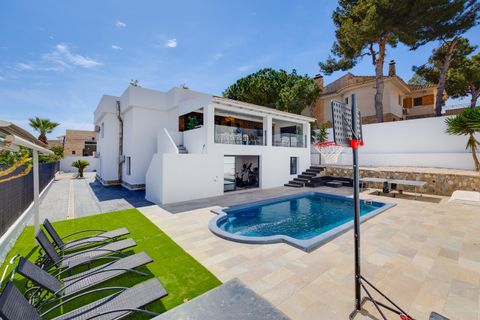 Villa a Torrevieja, Alicante, Torrevieja - € 1.150.000 | Ref: W-02YKLD - foto 2